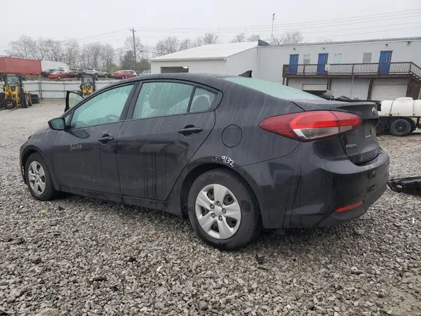 3KPFK4A74HE024828 2017 KIA FORTE - Image 2