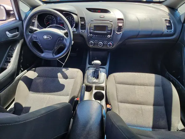 3KPFK4A74HE027373 2017 KIA FORTE - Image 8