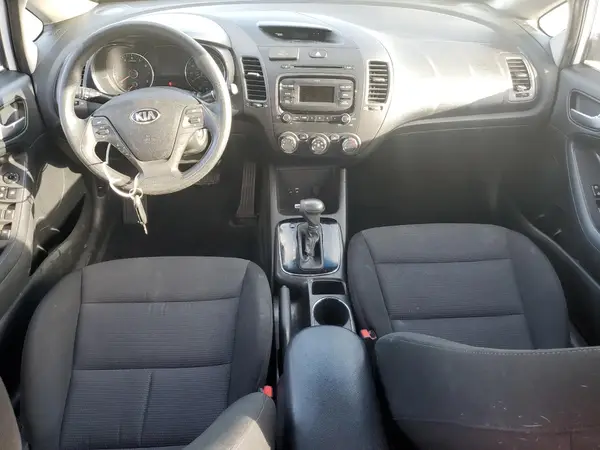 3KPFK4A74HE027440 2017 KIA FORTE - Image 8