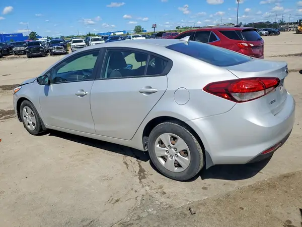3KPFK4A74HE029365 2017 KIA FORTE - Image 2