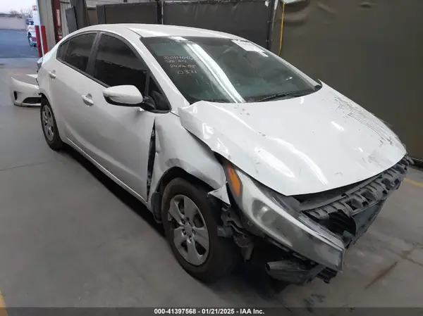 3KPFK4A74HE030371 2017 KIA FORTE - Image 1