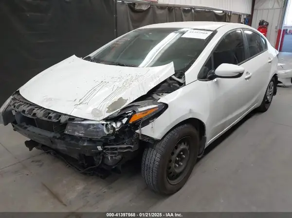 3KPFK4A74HE030371 2017 KIA FORTE - Image 2