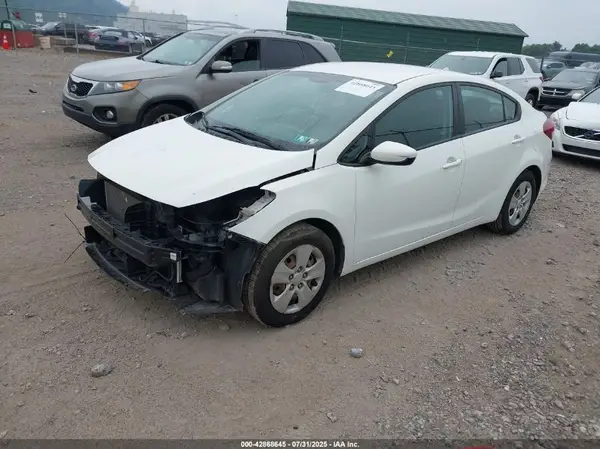 3KPFK4A74HE030404 2017 KIA FORTE - Image 2