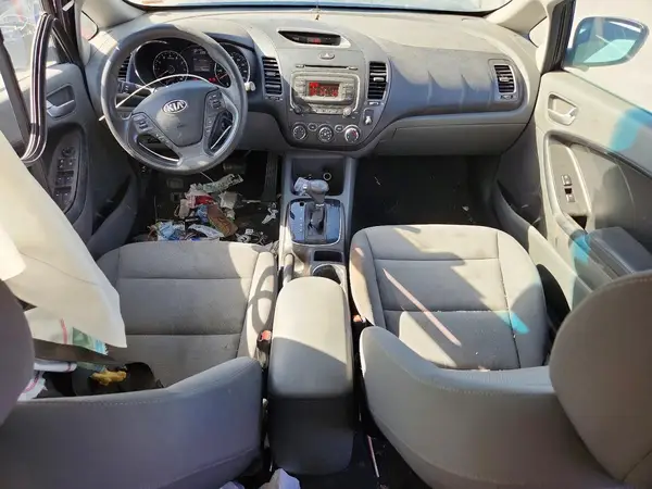 3KPFK4A74HE031794 2017 KIA FORTE - Image 8