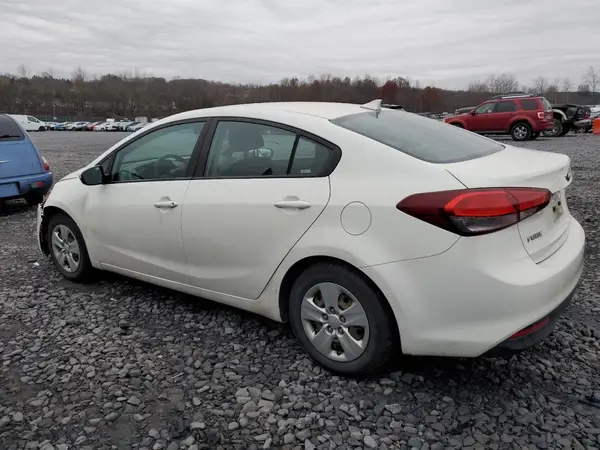 3KPFK4A74HE033061 2017 KIA FORTE - Image 2