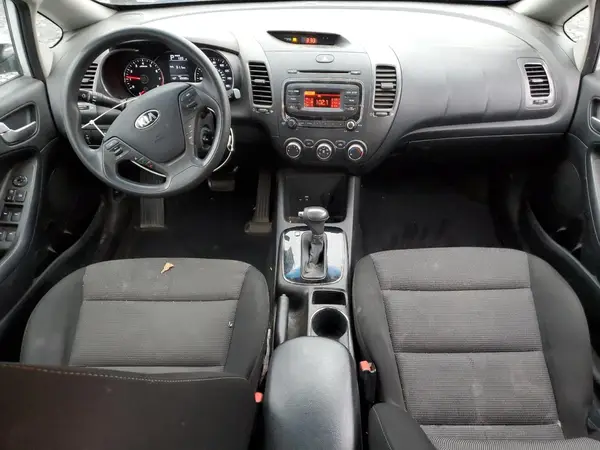 3KPFK4A74HE033061 2017 KIA FORTE - Image 8