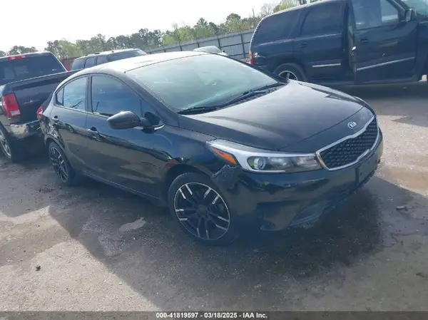 3KPFK4A74HE034372 2017 KIA FORTE - Image 1