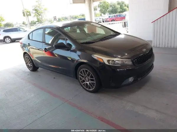 3KPFK4A74HE036218 2017 KIA FORTE - Image 1