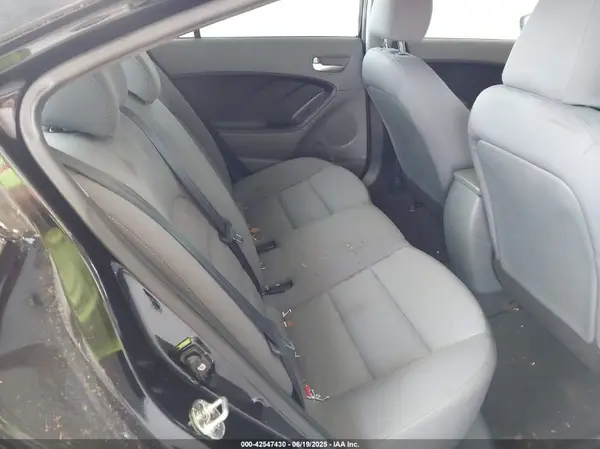 3KPFK4A74HE036218 2017 KIA FORTE - Image 8