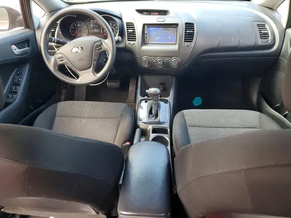 3KPFK4A74HE037059 2017 KIA FORTE - Image 8
