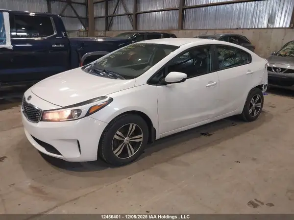 3KPFK4A74HE038065 2017 KIA FORTE - Image 2