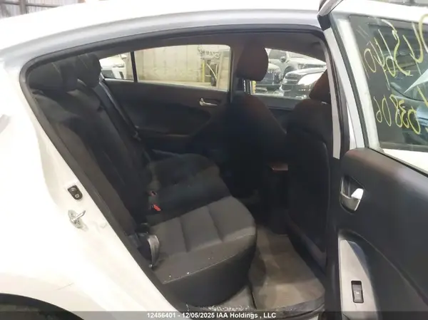 3KPFK4A74HE038065 2017 KIA FORTE - Image 8