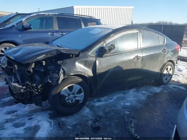 3KPFK4A74HE038647 2017 KIA FORTE - Image 2