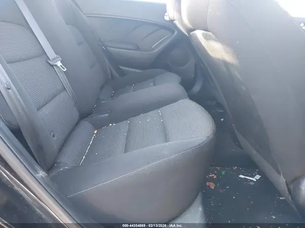3KPFK4A74HE038647 2017 KIA FORTE - Image 8