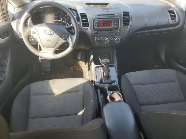 3KPFK4A74HE039149 2017 KIA FORTE - Image 8