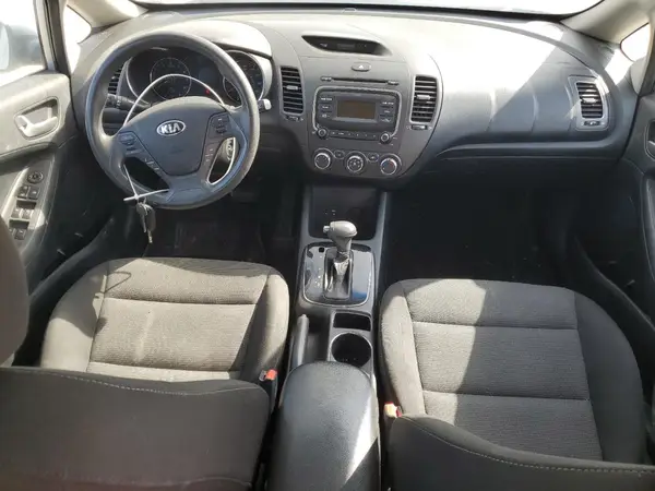 3KPFK4A74HE039216 2017 KIA FORTE - Image 8