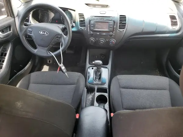 3KPFK4A74HE041807 2017 KIA FORTE - Image 8
