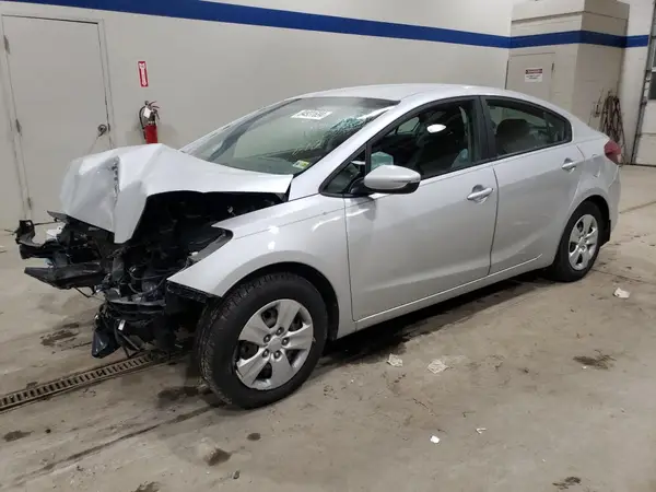 3KPFK4A74HE049261 2017 KIA FORTE - Image 1