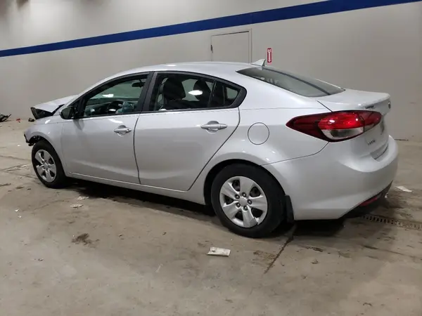 3KPFK4A74HE049261 2017 KIA FORTE - Image 2