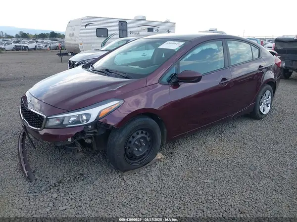 3KPFK4A74HE050474 2017 KIA FORTE - Image 2