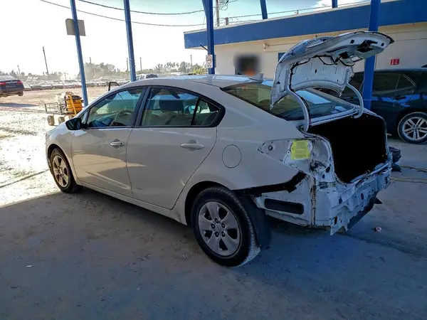 3KPFK4A74HE050541 2017 KIA FORTE - Image 2