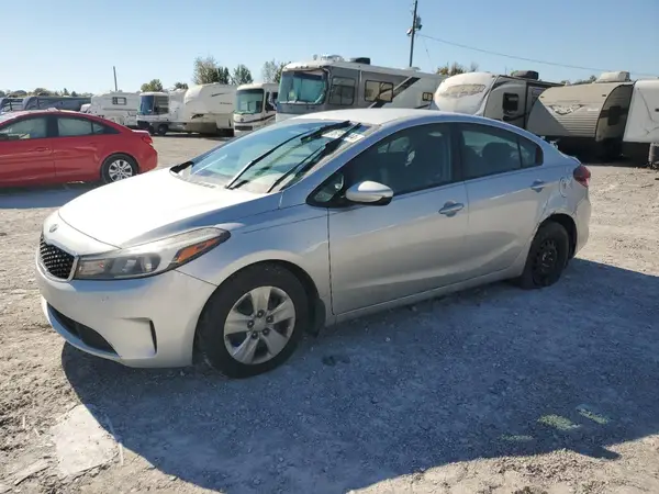 3KPFK4A74HE050801 2017 KIA FORTE - Image 1