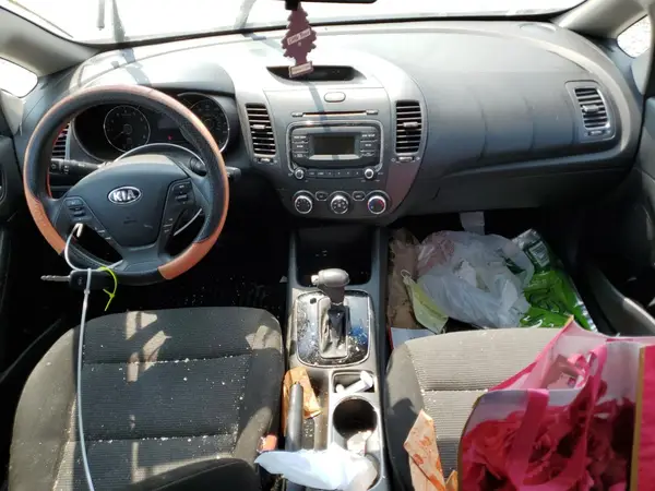 3KPFK4A74HE051169 2017 KIA FORTE - Image 8