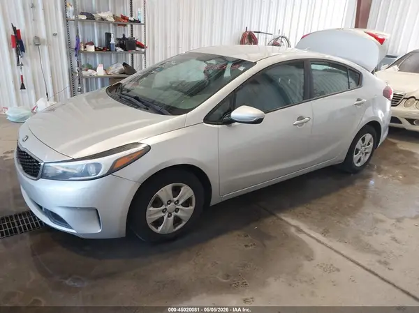 3KPFK4A74HE053665 2017 KIA FORTE - Image 2