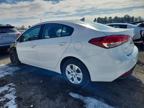 3KPFK4A74HE054170 2017 KIA FORTE - Image 2