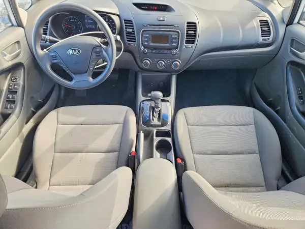 3KPFK4A74HE054170 2017 KIA FORTE - Image 8
