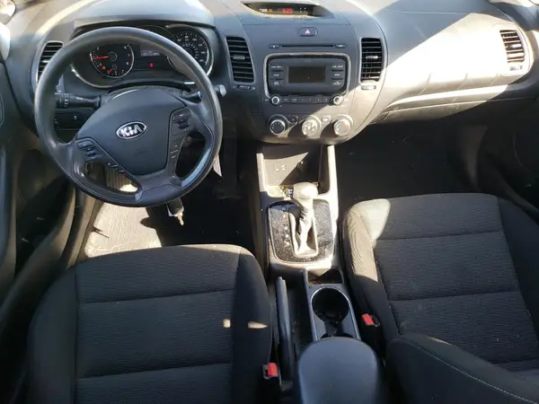 3KPFK4A74HE055724 2017 KIA FORTE - Image 8