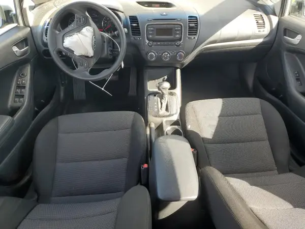 3KPFK4A74HE056419 2017 KIA FORTE - Image 8