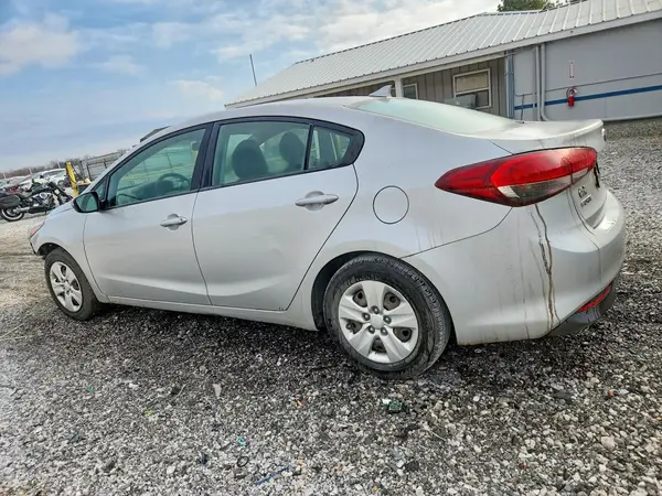 3KPFK4A74HE056758 2017 KIA FORTE - Image 2
