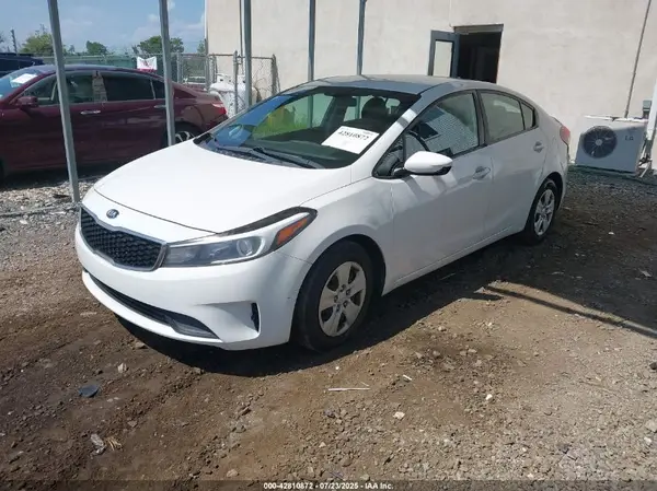 3KPFK4A74HE058851 2017 KIA FORTE - Image 2