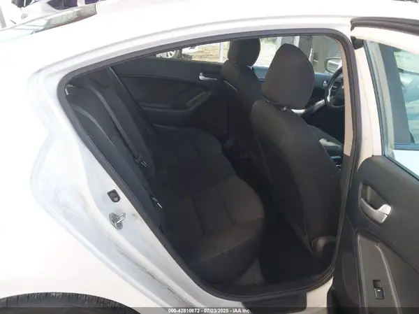 3KPFK4A74HE058851 2017 KIA FORTE - Image 8