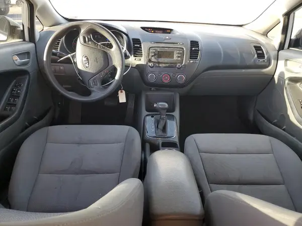 3KPFK4A74HE063662 2017 KIA FORTE - Image 8