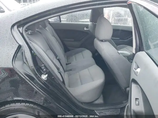 3KPFK4A74HE064102 2017 KIA FORTE - Image 8