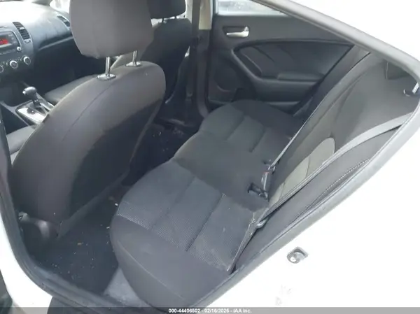 3KPFK4A74HE064164 2017 KIA FORTE - Image 8