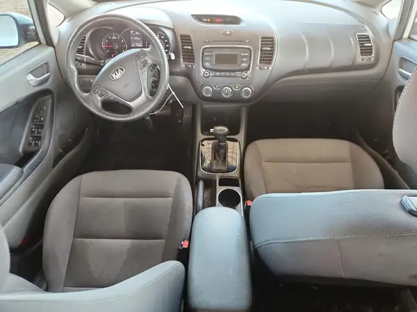 3KPFK4A74HE065606 2017 KIA FORTE - Image 8