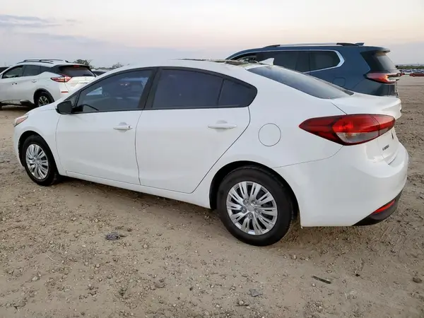 3KPFK4A74HE066271 2017 KIA FORTE - Image 2