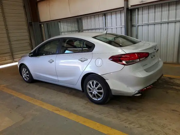 3KPFK4A74HE070630 2017 KIA FORTE - Image 2