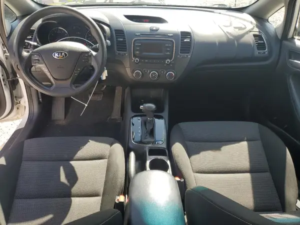 3KPFK4A74HE071518 2017 KIA FORTE - Image 8