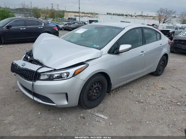 3KPFK4A74HE073009 2017 KIA FORTE - Image 2