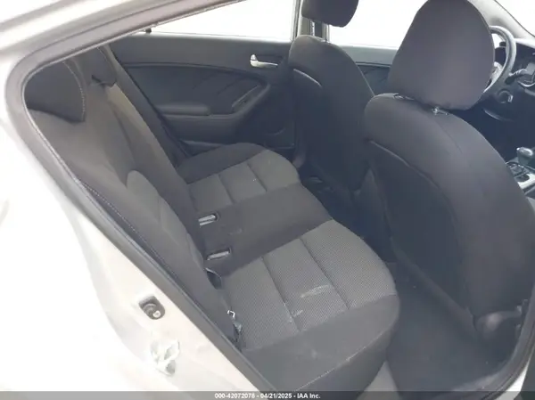 3KPFK4A74HE073009 2017 KIA FORTE - Image 8