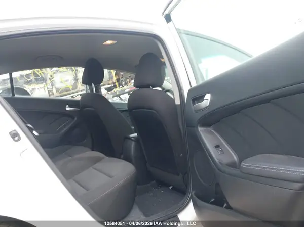 3KPFK4A74HE073365 2017 KIA FORTE - Image 8