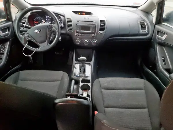 3KPFK4A74HE075617 2017 KIA FORTE - Image 8