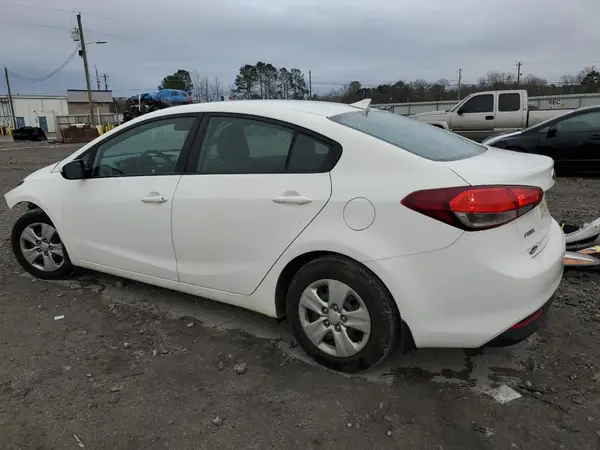 3KPFK4A74HE075665 2017 KIA FORTE - Image 2