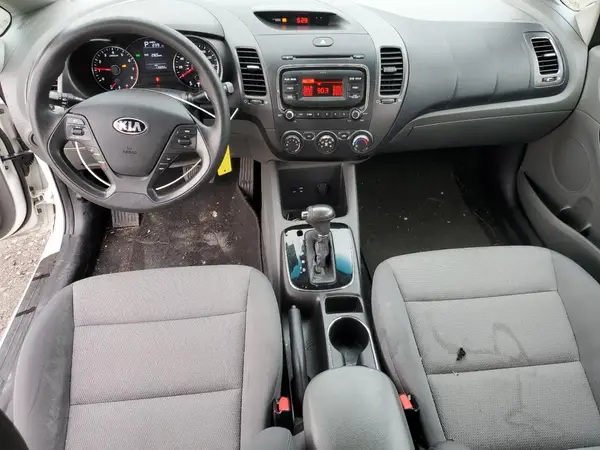 3KPFK4A74HE075665 2017 KIA FORTE - Image 8