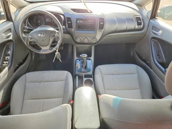 3KPFK4A74HE075746 2017 KIA FORTE - Image 8