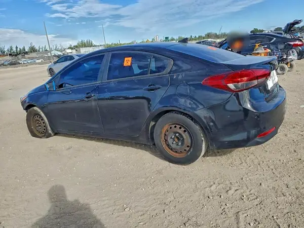 3KPFK4A74HE075911 2017 KIA FORTE - Image 2